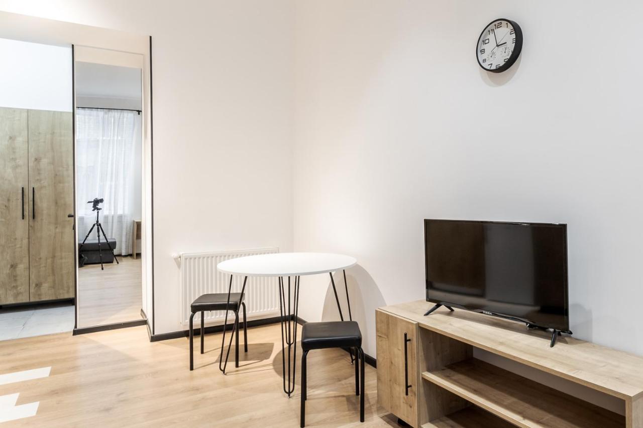 Modern Apartment In The Old City Lviv Exterior photo