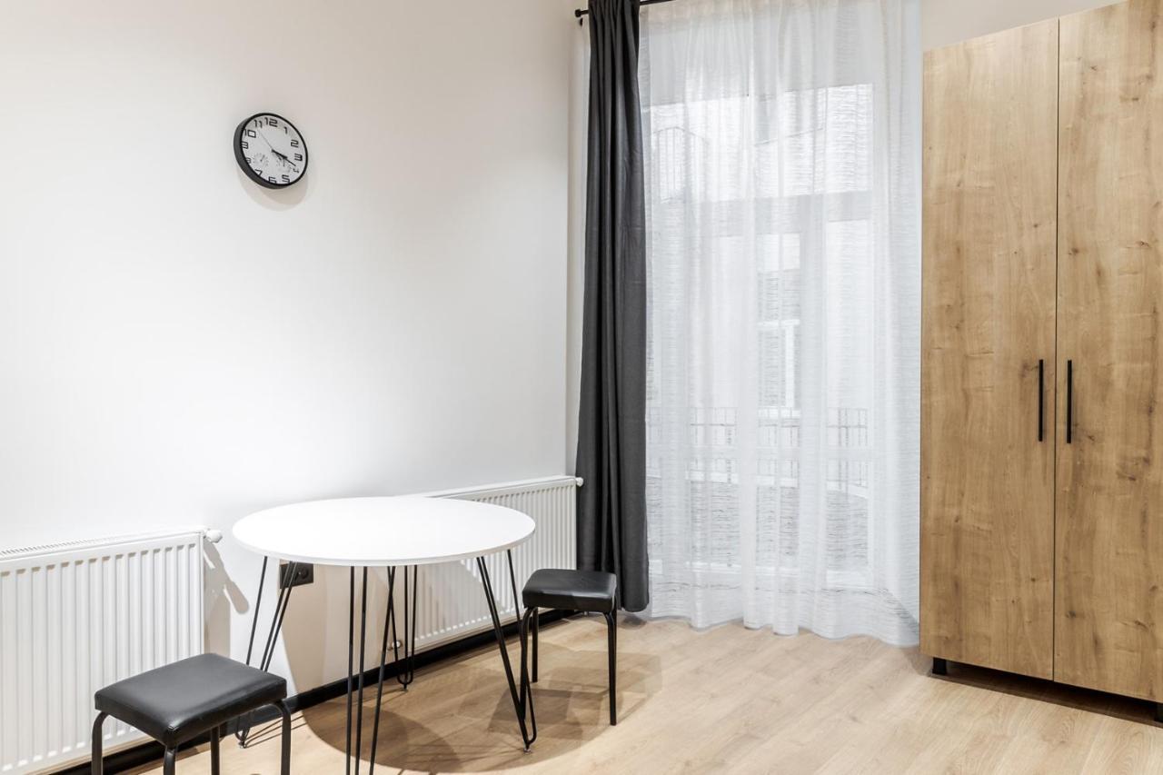 Modern Apartment In The Old City Lviv Exterior photo