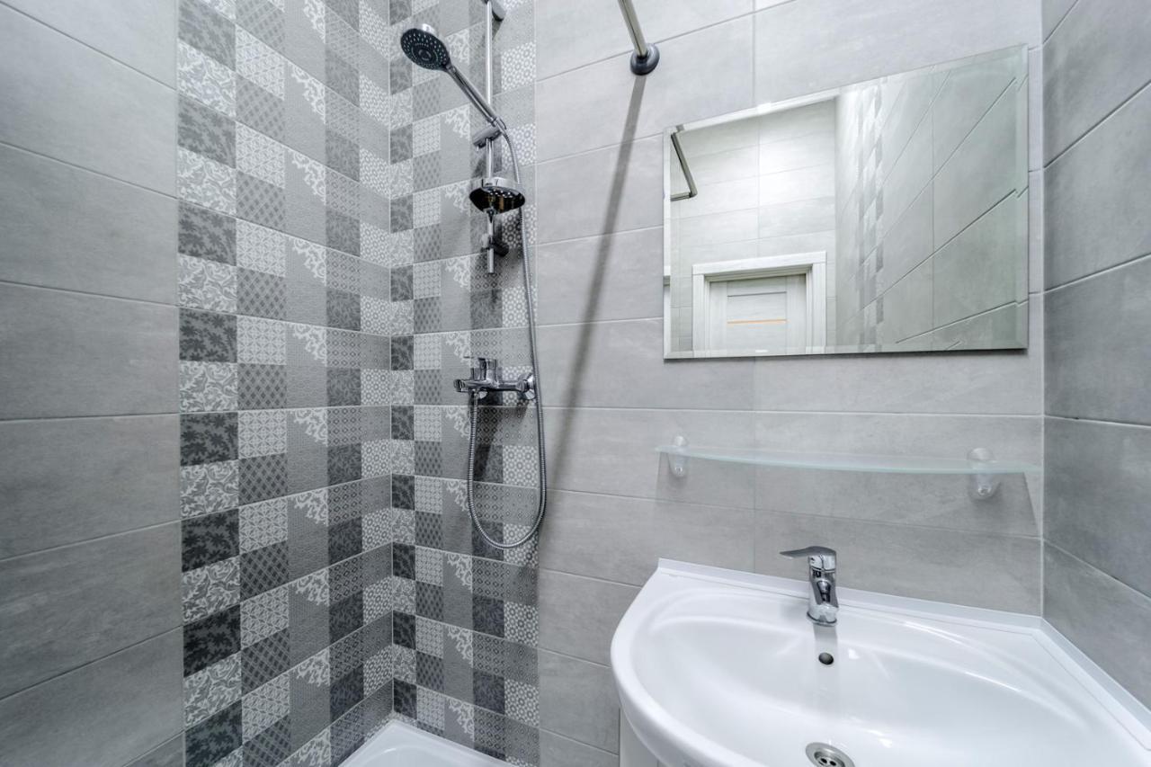 Modern Apartment In The Old City Lviv Exterior photo
